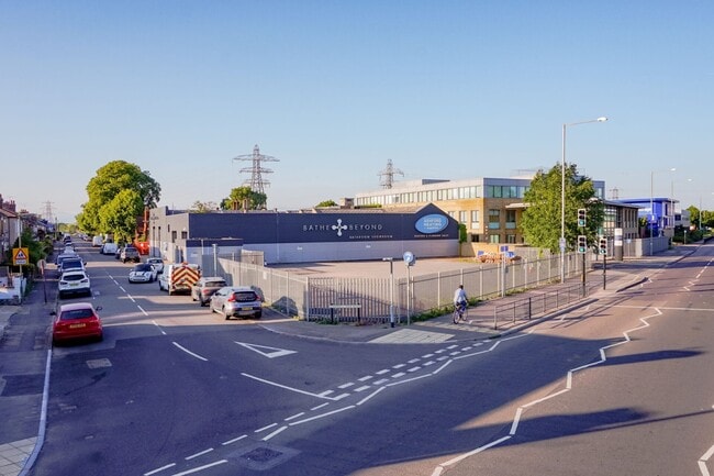 More details for 193 London Rd, Staines - Industrial for Sale