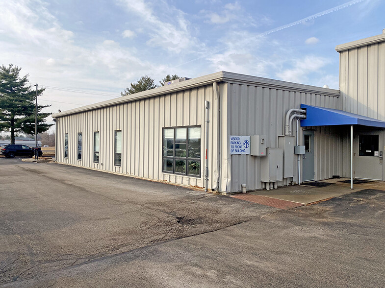 5920 Gateway Industrial Dr, Belleville, IL for rent - Building Photo - Image 3 of 15