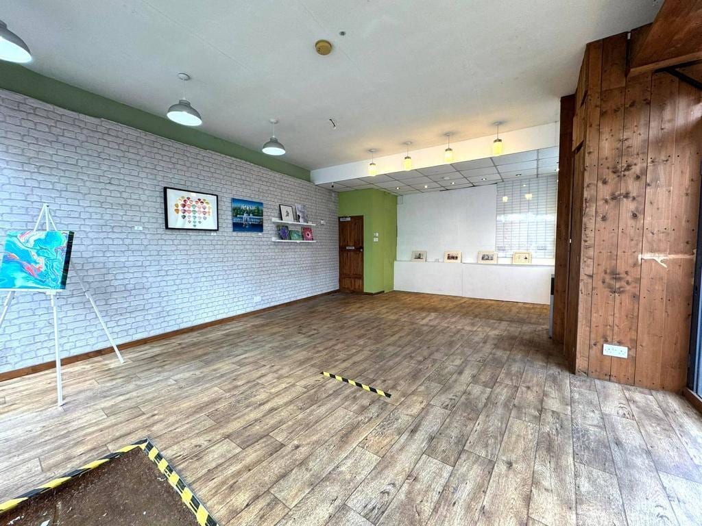 49 High Rd, London for sale Interior Photo- Image 1 of 1