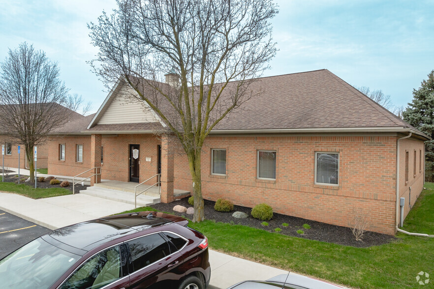 900 W South Boundary St, Perrysburg, OH for rent - Primary Photo - Image 1 of 7