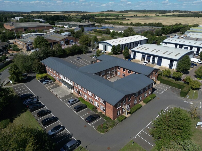 Babraham Rd, Cambridge to rent - Aerial - Image 2 of 3