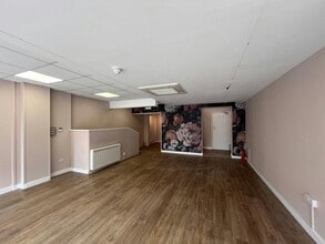90 High St, Tring to rent Interior Photo- Image 1 of 12