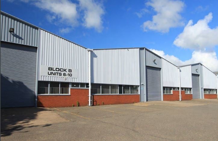 Barn Way, Northampton to rent - Building Photo - Image 2 of 4