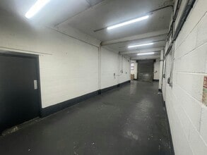 Whieldon Rd, Stoke On Trent to rent Interior Photo- Image 2 of 4