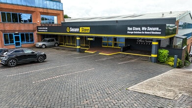 574 Manchester Rd, Bury to rent Interior Photo- Image 2 of 18