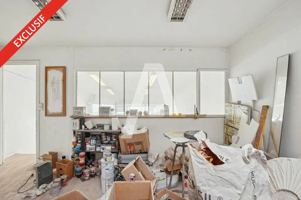 Light Industrial in Le Kremlin-Bicêtre for sale Interior Photo- Image 1 of 9