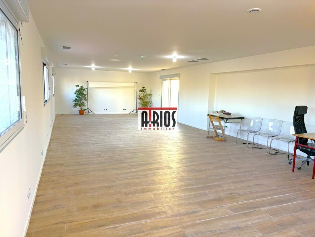 Light Industrial in LA MOUTONNE to rent Interior Photo- Image 1 of 6