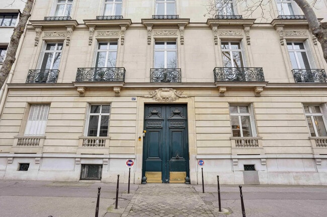 Location Bureaux 394 m²