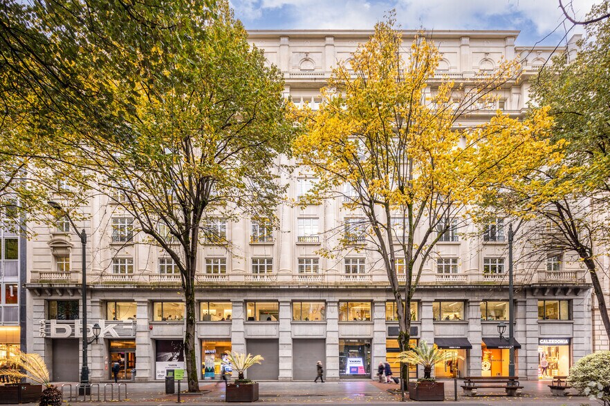 Gran Vía Don Diego López de Haro, 19, Bilbao, Vizcaya to rent - Building Photo - Image 2 of 8