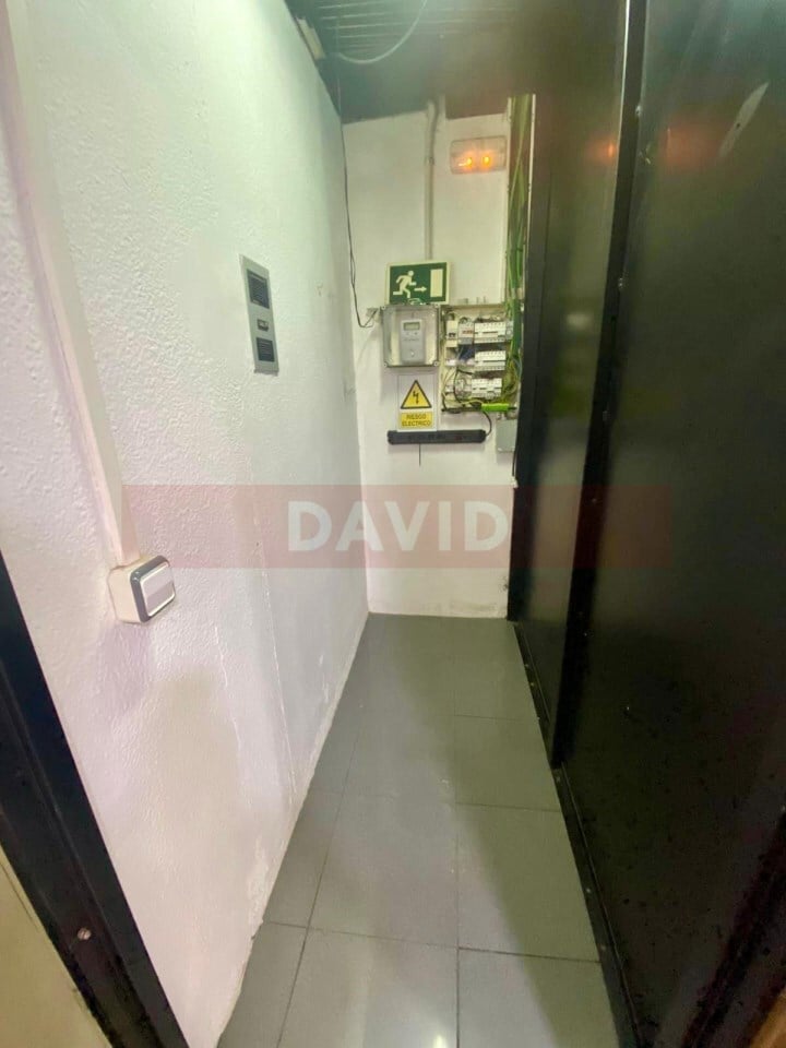 Retail in Barcelona, Barcelona to rent Interior Photo- Image 1 of 7