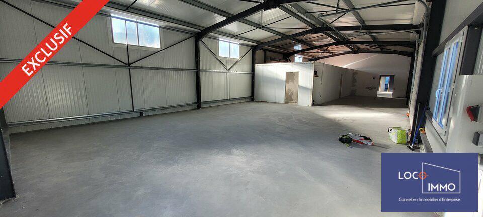 Location Local d'activités 350 m² - Photo 1