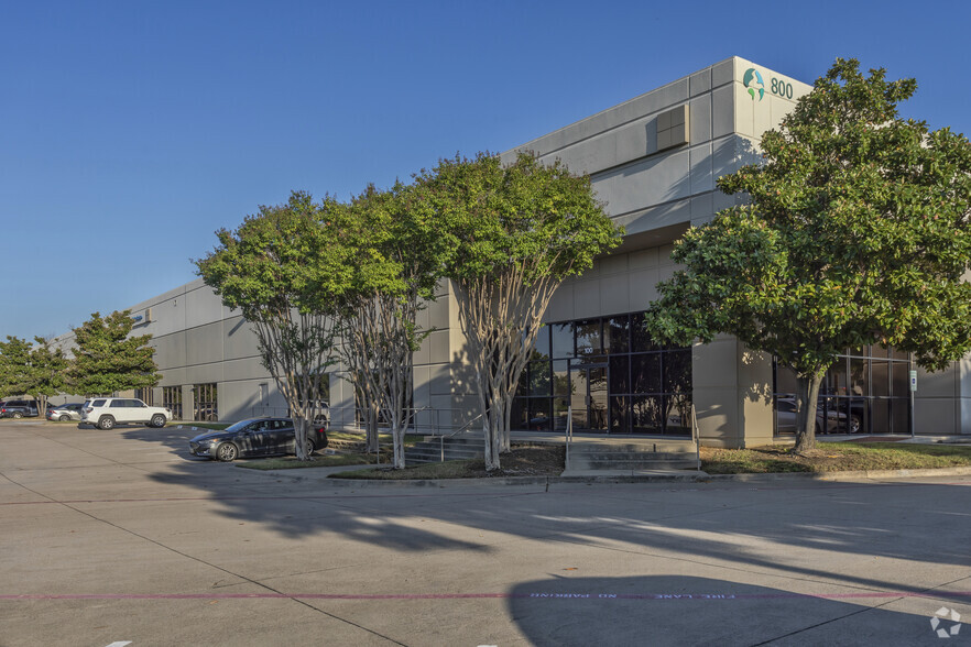 800 Industrial Blvd, Grapevine, TX for rent - Building Photo - Image 1 of 6