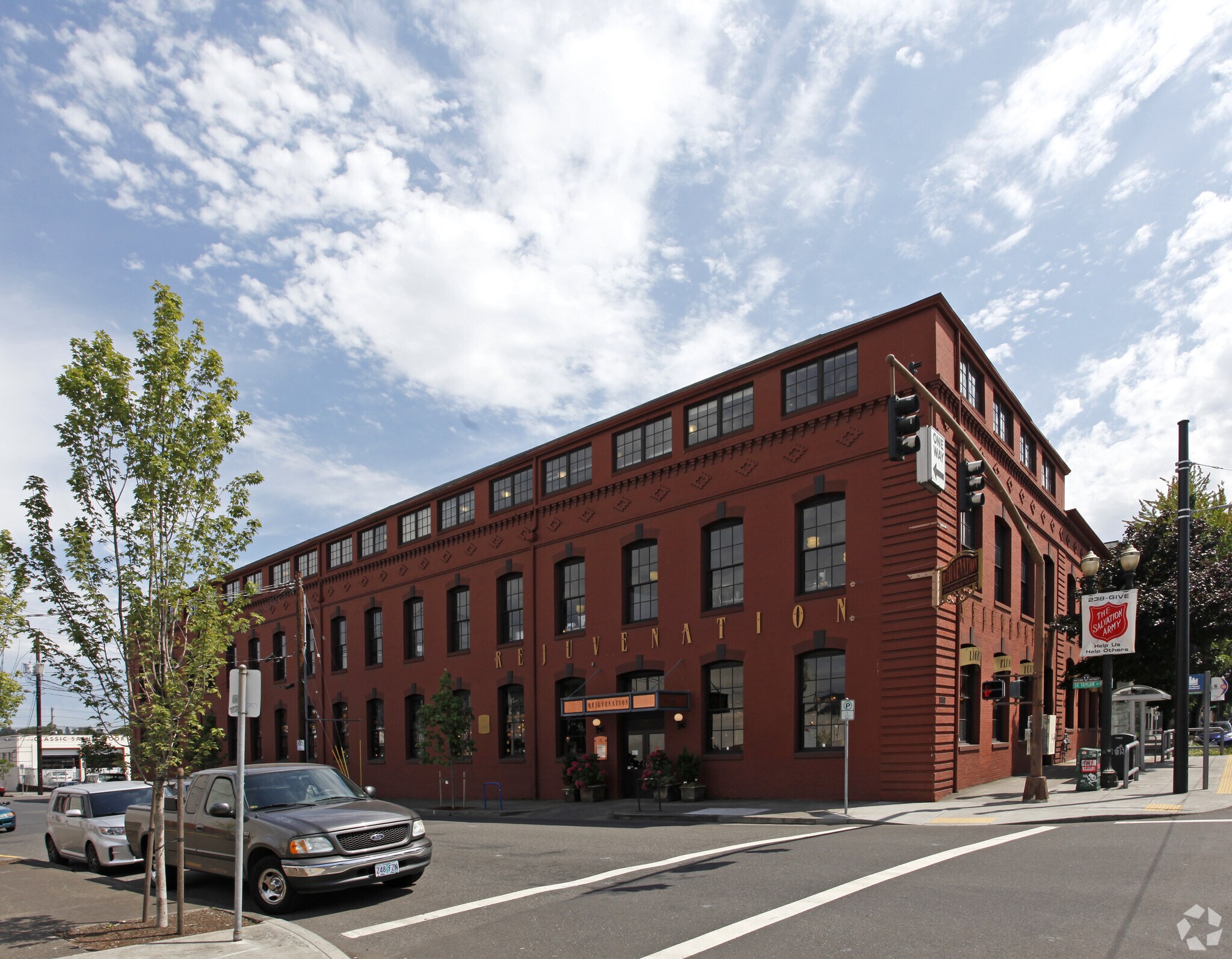 1100-1108 SE Grand Ave, Portland, OR for sale Primary Photo- Image 1 of 1