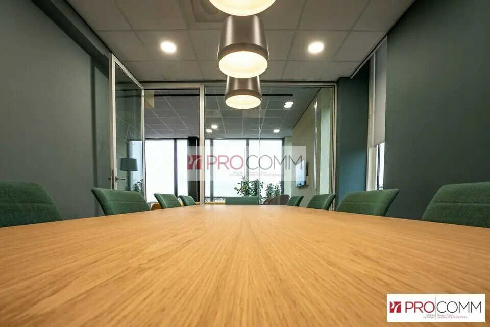 Office in Chartres to rent Building Photo- Image 1 of 8