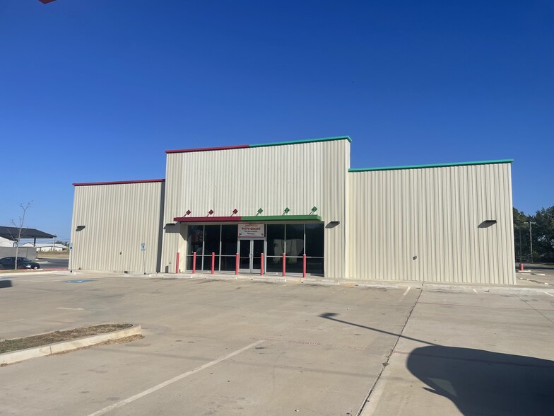 124 E Highway, Holdenville, OK for rent - Building Photo - Image 2 of 3