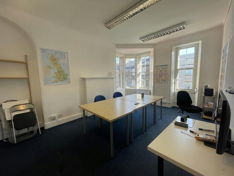86-92 Causewayside, Edinburgh to rent - Building Photo - Image 3 of 8