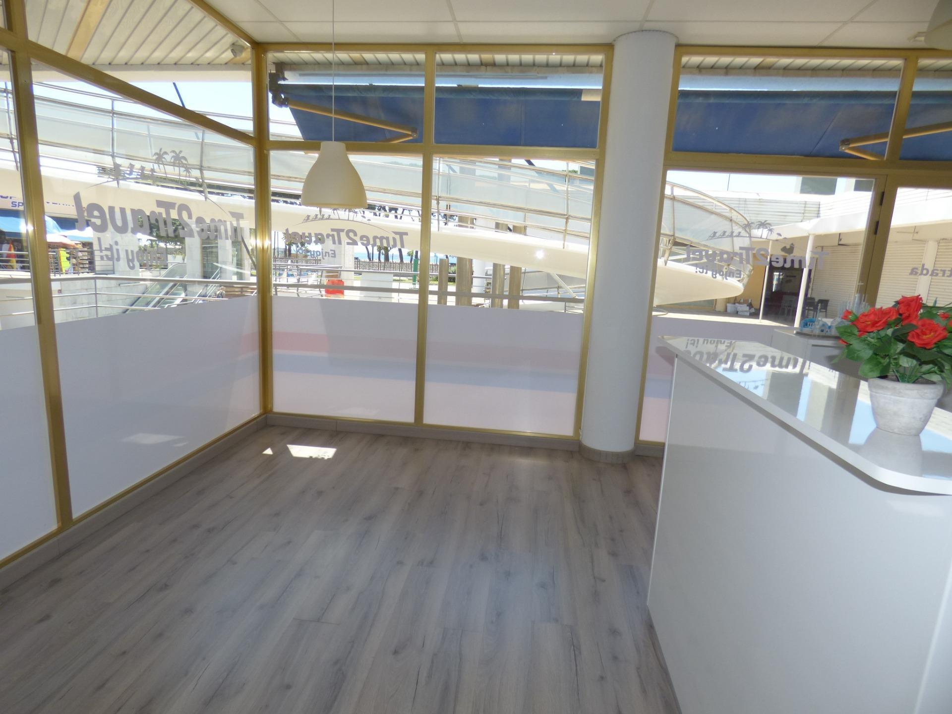 Office / Retail in Malgrat de Mar, Barcelona to rent Interior Photo- Image 1 of 3