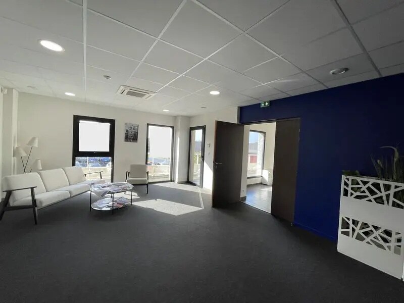 Industrial in Canéjan to rent Building Photo- Image 1 of 20