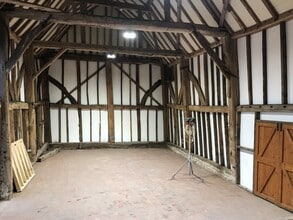 Burnt House Ln, Cowfold to rent Interior Photo- Image 2 of 2