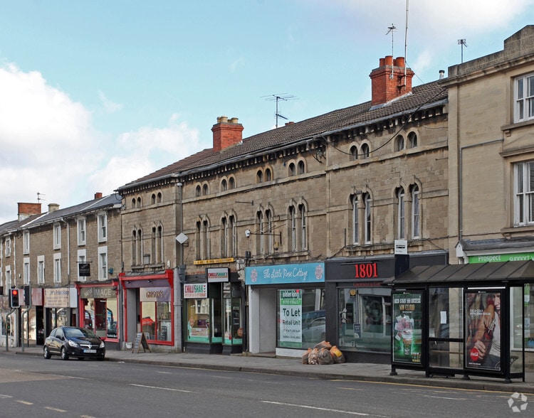 96 Victoria Rd, Swindon to rent - Building Photo - Image 2 of 2