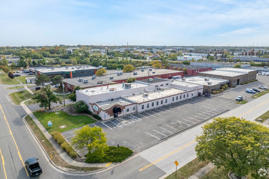 24435 Halsted Rd, Farmington Hills, MI for sale - Building Photo - Image 1 of 28