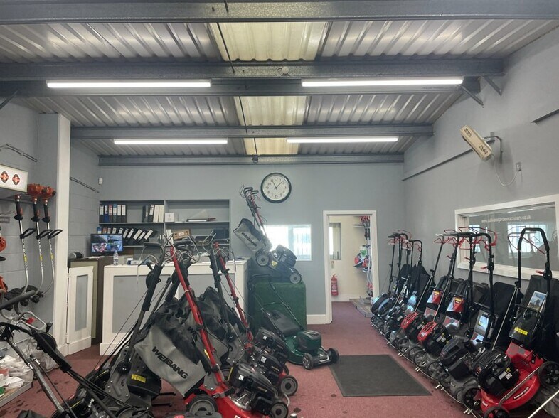 Short Way, Thornbury for sale - Interior Photo - Image 3 of 5