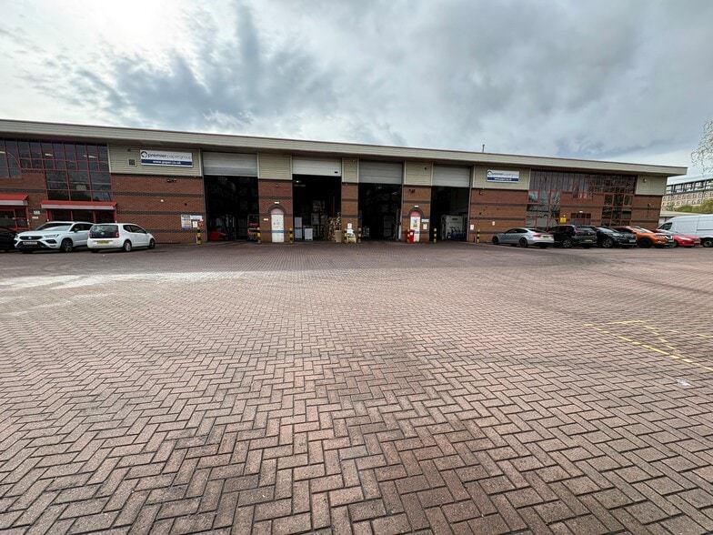 Bridgewater Rd, Leeds to rent - Building Photo - Image 3 of 12
