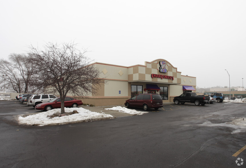 221 N 66th St, Lincoln, NE for sale - Primary Photo - Image 1 of 1