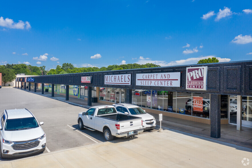 534-598 SE Washington Blvd, Bartlesville, OK for rent - Building Photo - Image 2 of 28