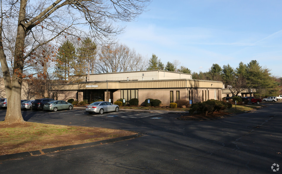 273 Dividend Rd, Rocky Hill, CT for sale - Building Photo - Image 1 of 1