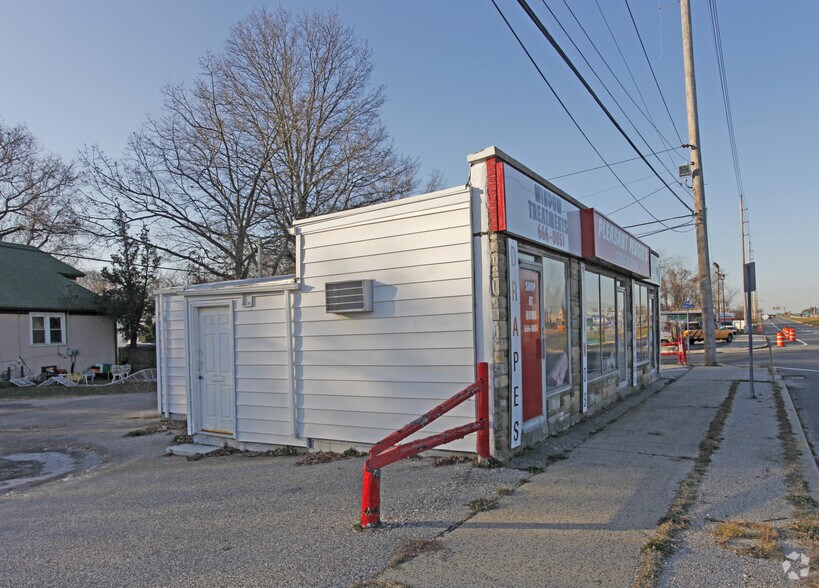 1504 Sunrise Hwy, Bay Shore, NY for sale - Primary Photo - Image 1 of 2