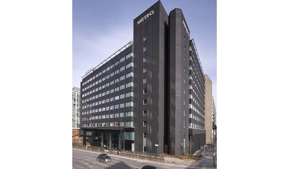 1 Butterwick, London to rent - Building Photo - Image 1 of 37