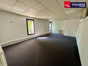 70 Cours Gambetta, Aix-en-Provence for sale Interior Photo- Image 1 of 5