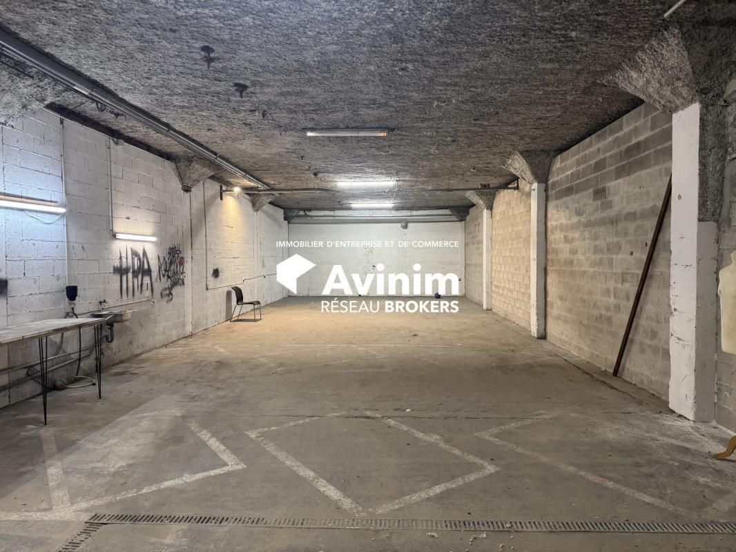 Industrial in Nanterre to rent Interior Photo- Image 1 of 5