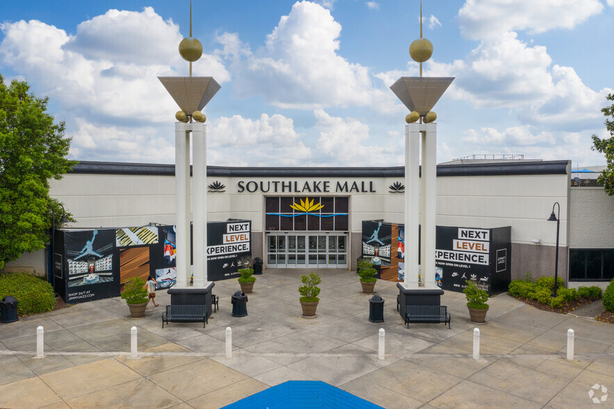 1000 Southlake Mall, Morrow, GA for rent - Building Photo - Image 1 of 9