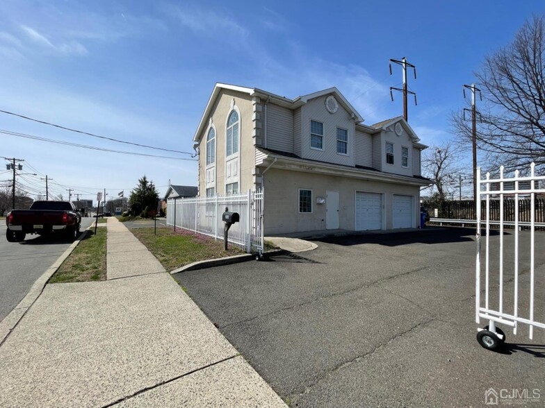 266 Middlesex Tpke, Iselin, NJ for sale - Primary Photo - Image 1 of 1