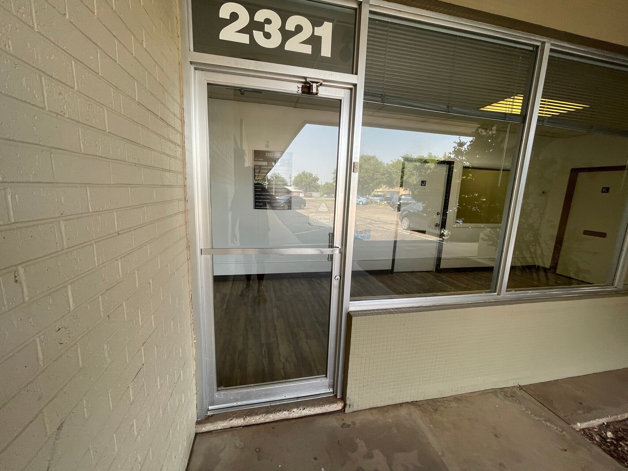 2321 50th St, Lubbock 79412 Tidwell Plaza