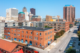 108 3rd St, Des Moines, IA - aerial  map view