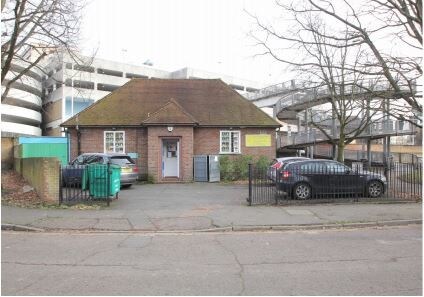 Cross Rd, Uxbridge for sale Primary Photo- Image 1 of 1