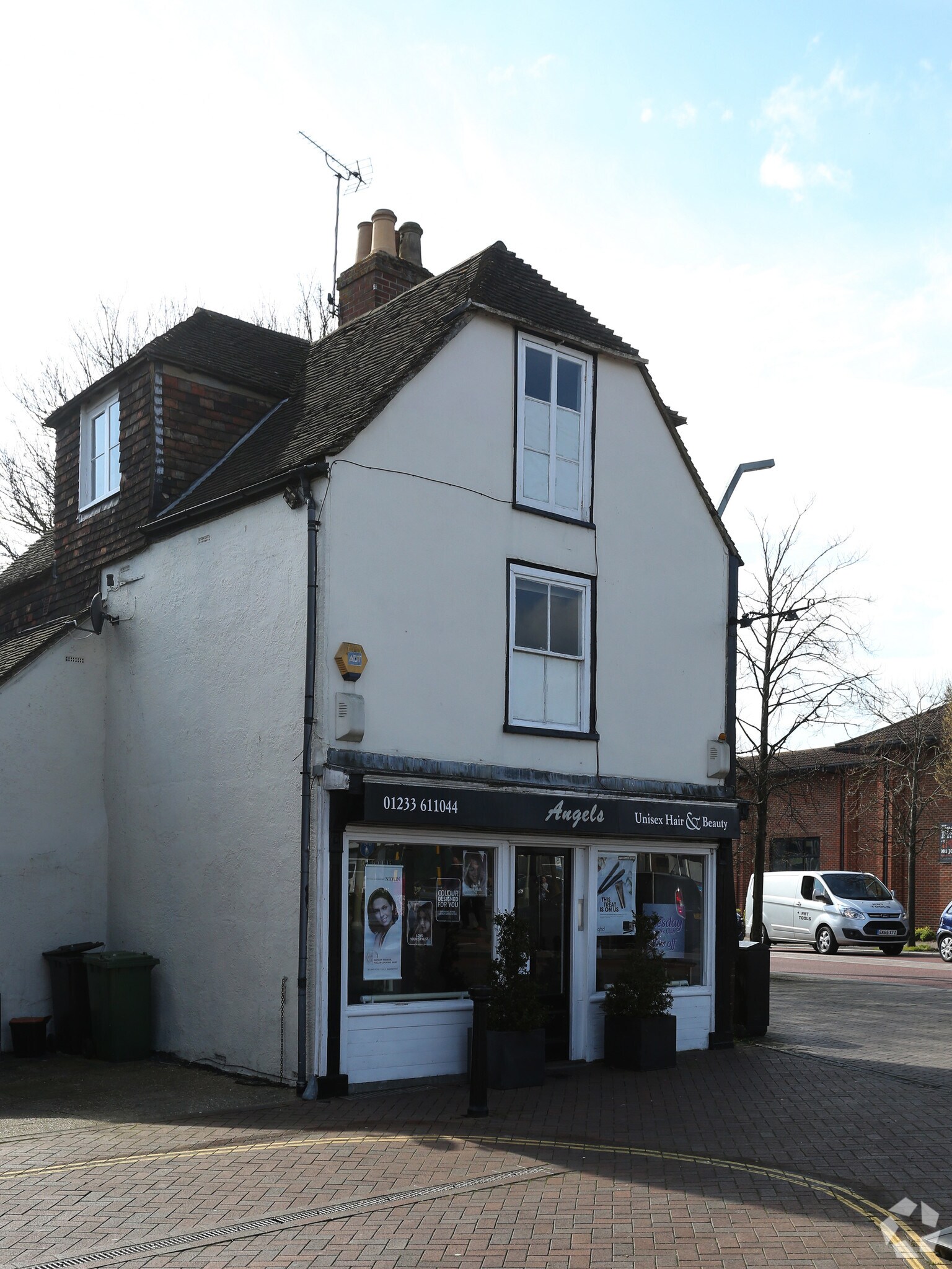 33 New Rents, Ashford for sale Primary Photo- Image 1 of 1