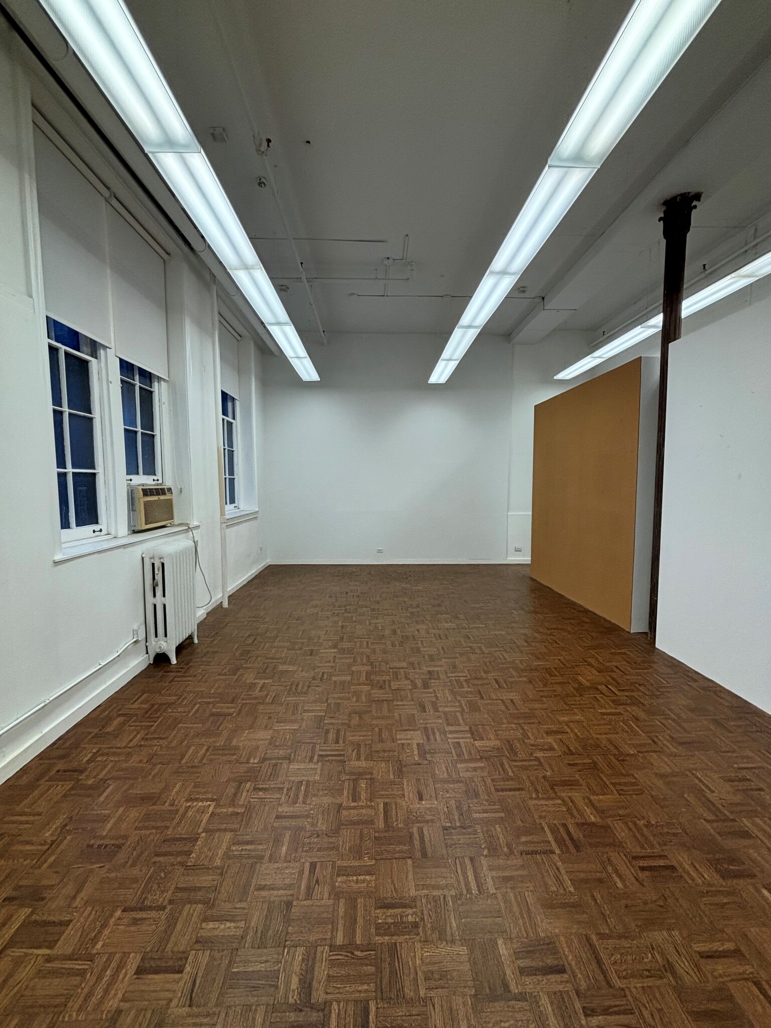 124 W 30th St, New York, NY for rent Interior Photo- Image 1 of 3