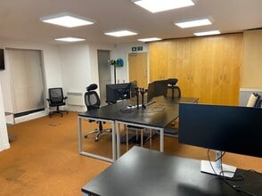 North St, Dorking to rent Interior Photo- Image 2 of 2