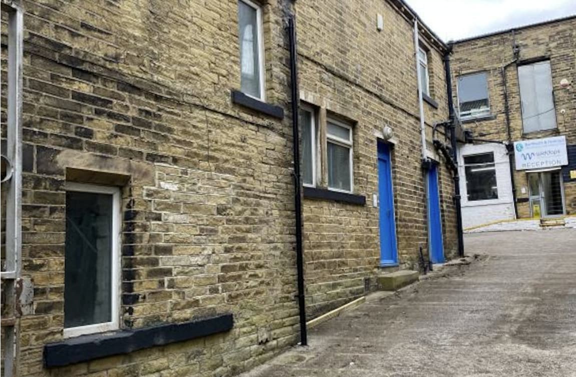 222 Allerton Rd, Bradford to rent Building Photo- Image 1 of 2
