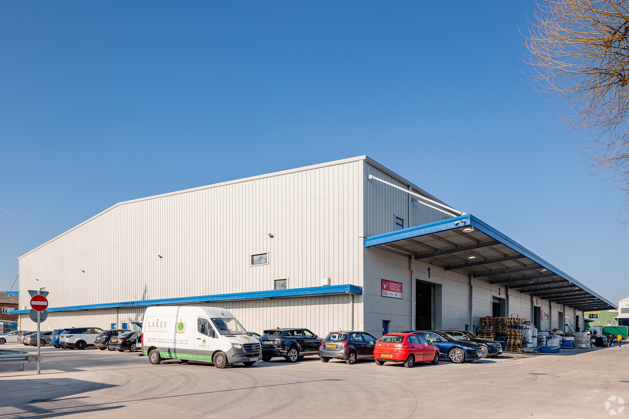 426 Long Dr, Greenford for sale Primary Photo- Image 1 of 1