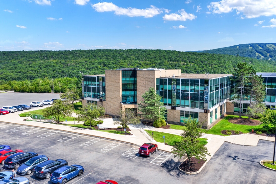 30 Ed Preate Dr, Moosic, PA to rent - Building Photo - Image 2 of 12