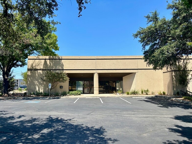 459-599 Spencer Ln, San Antonio, TX for rent - Building Photo - Image 2 of 4