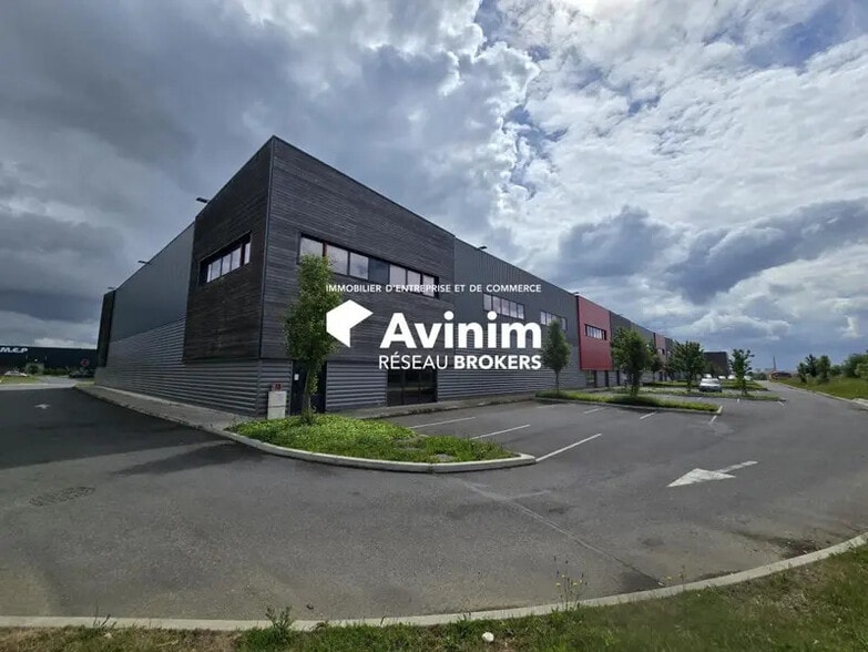 Industrial in Louvres to rent - Building Photo - Image 2 of 6