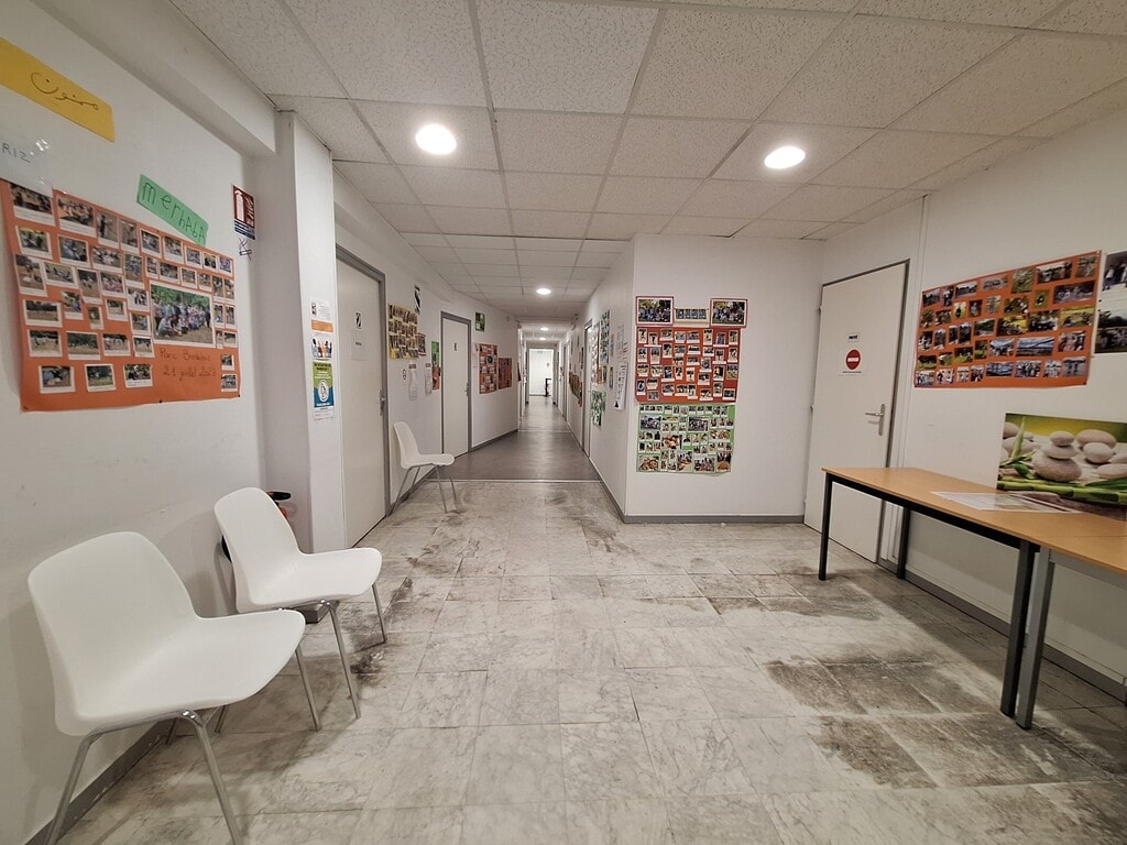 Location Bureaux 321 m² - Photo 1