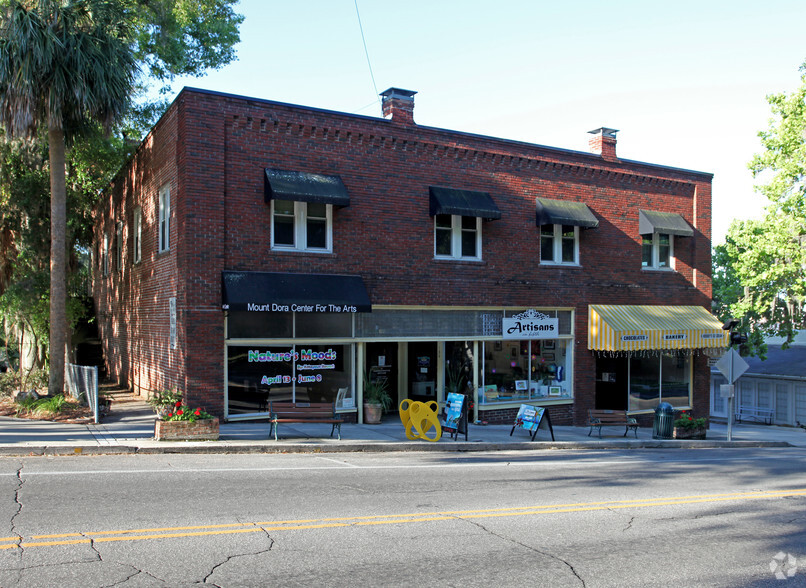 130-138 E 5th Ave, Mount Dora, FL for rent - Building Photo - Image 2 of 3