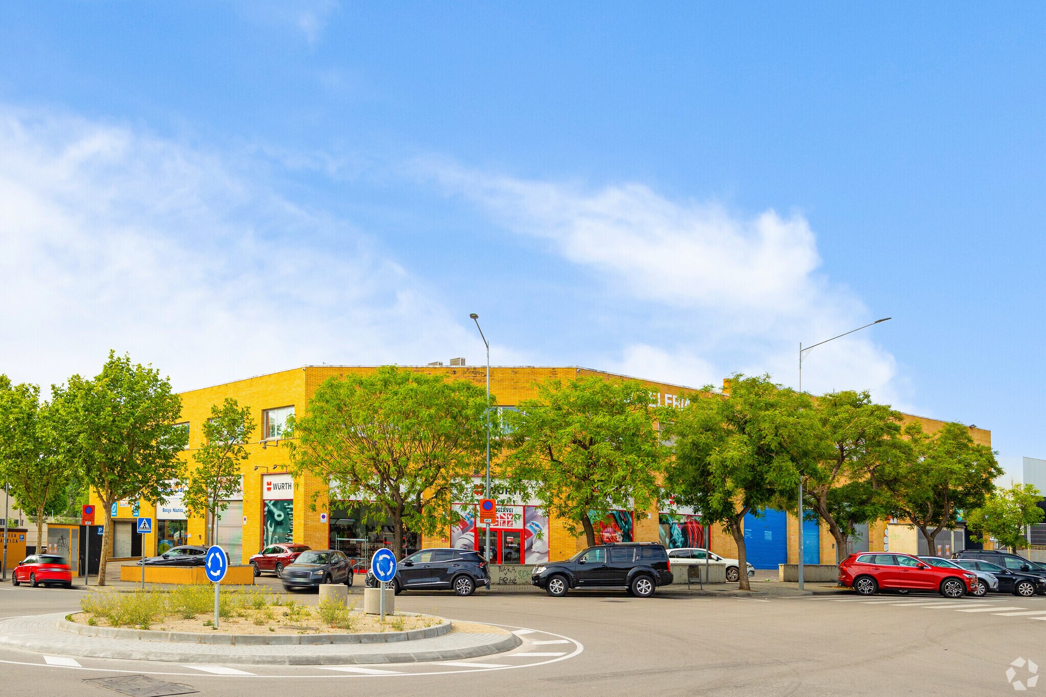 Retail in Mataró, Barcelona to rent Primary Photo- Image 1 of 3